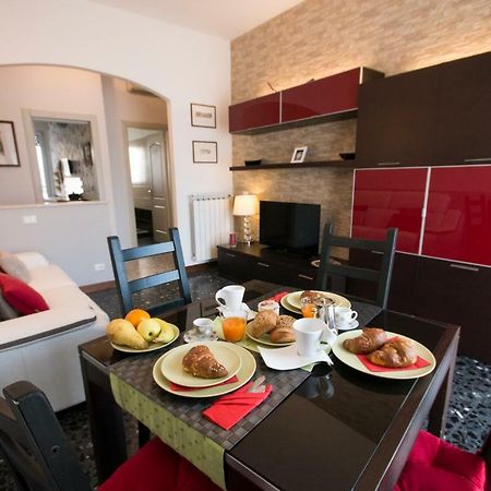 A Casa Di Simone A Viareggio Apartment Ngoại thất bức ảnh
