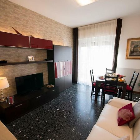 A Casa Di Simone A Viareggio Apartment Ngoại thất bức ảnh