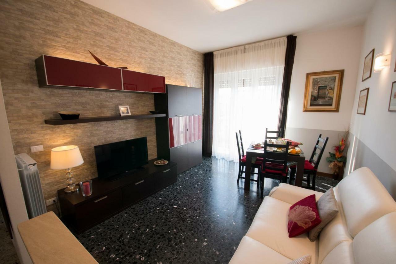 A Casa Di Simone A Viareggio Apartment Ngoại thất bức ảnh